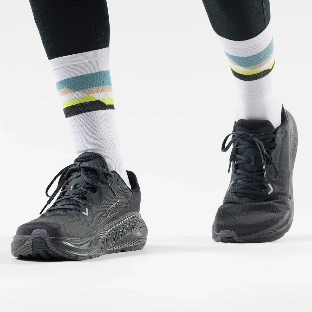 Run Cold Weather Horizons Crew Socks