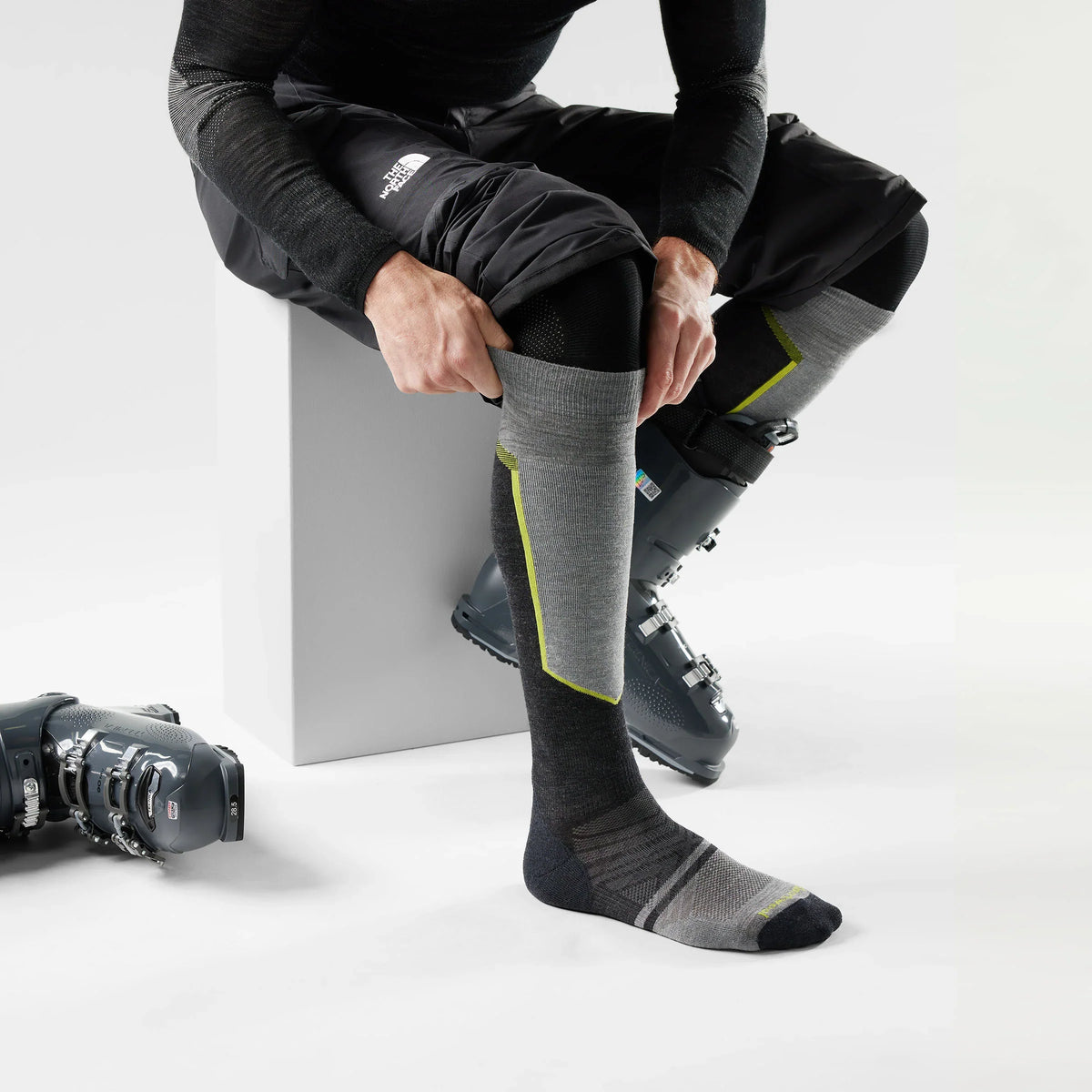 Ski Extra Stretch Over The Calf Socks
